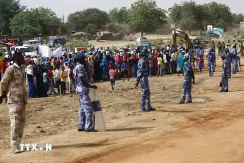 Lực lượng an ninh Sudan được triển khai tại Tây Darfur. (Ảnh: AFP/TTXVN)