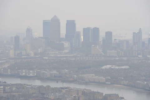 Thủ đô London chìm trong khói mù. (Ảnh: Wired)