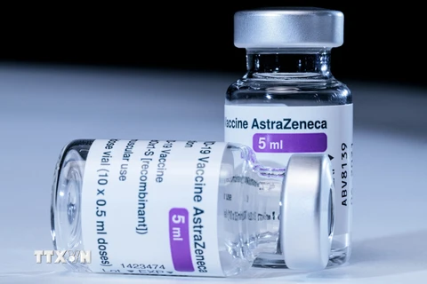 Thủ tướng Anh, Pháp sẵn sàng tiêm vaccine của AstraZeneca