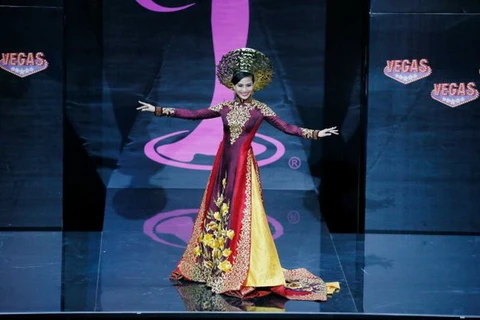 Trang phục dân tộc của thí sinh Hoa hậu Hoàn vũ 2013