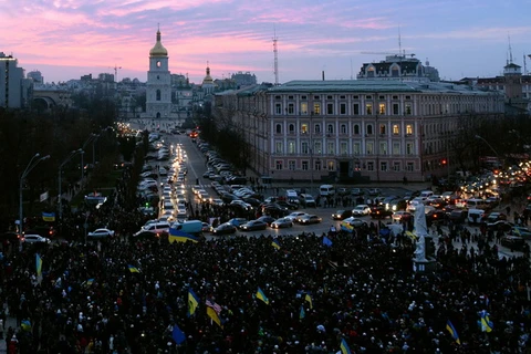 Phe đối lập ở Ukraine tổ chức biểu tình rầm rộ tại Kiev