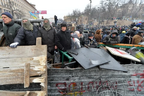 Người biểu tình ép một thống đốc ở Ukraine phải từ chức
