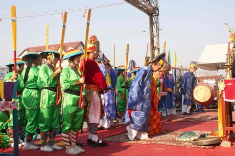 Thừa Thiên-Huế tưng bừng lễ hội mừng Xuân mới