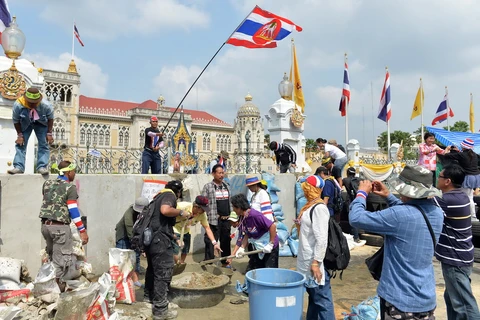 Phe đối lập Thái Lan không để bà Yingluck trở lại làm việc