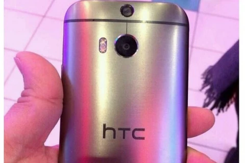 Rò rỉ những bức ảnh chân thực đầu tiên về mẫu HTC M8