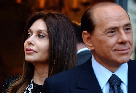 Cựu Thủ tướng Italy Berlusconi và bà Lario đã hoàn tất thủ tục ly dị. (Ảnh: AP)