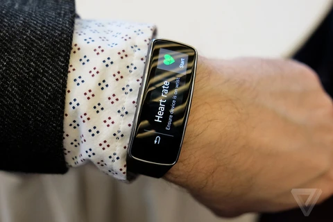 Samsung trình làng vòng đeo tay thông minh Gear Fit