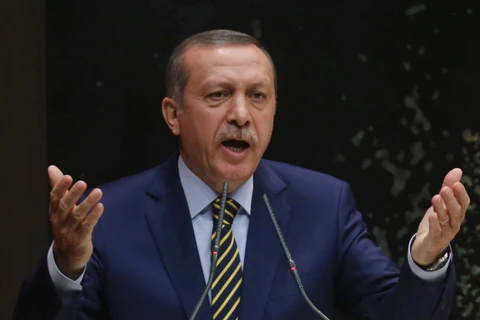 Thủ tướng Thổ Nhĩ Kỳ dọa "cấm cửa" Facebook, Youtube