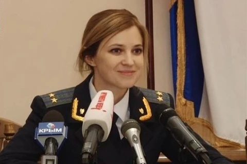 Nữ thẩm phán xinh đẹp Crimea lại gây chú ý trên mạng