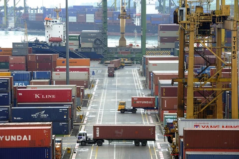 Kim ngạch thương mại Singapore tăng 1,7% trong tháng Ba