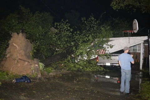 Lốc xoáy gây thiệt hại nặng nề tại Mỹ, 17 người thiệt mạng 