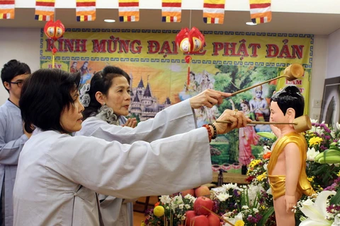 Trưởng ban Dân vận Trung ương chúc mừng Đại lễ Phật đản