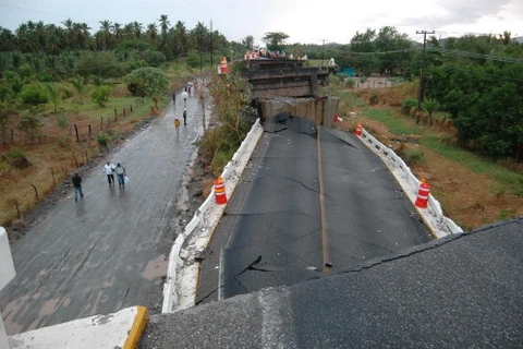 [Photo] Động đất mạnh 6,4 độ Richter xảy ra tại Mexico