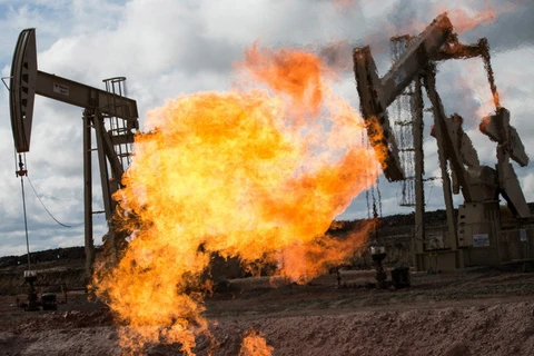 Saudi Arabia cam kết đảm bảo cung cho thị trường dầu mỏ