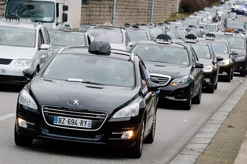 Tài xế taxi châu Âu biểu tình phản đối ứng dụng thuê xe Uber