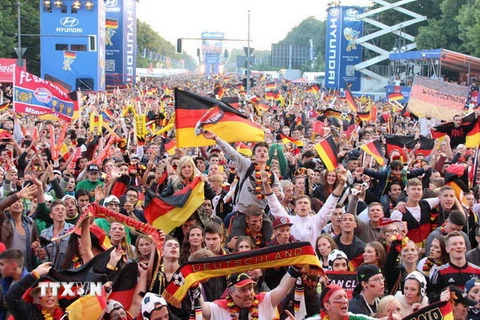 Đức: Không khí sôi động ở khu cổ động viên World Cup Fanmeile