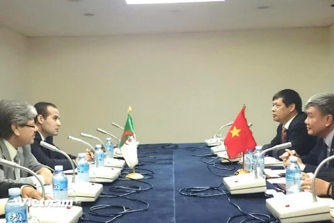 Đoàn thể dục-thể thao Việt Nam thăm và làm việc tại Algeria