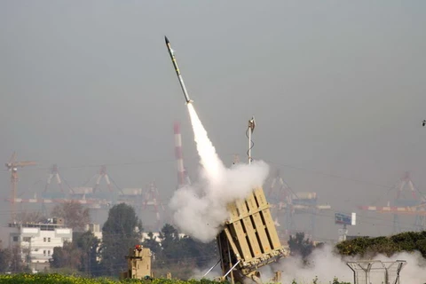 Israel bắn chặn thành công 5 quả rocket phóng từ Dải Gaza