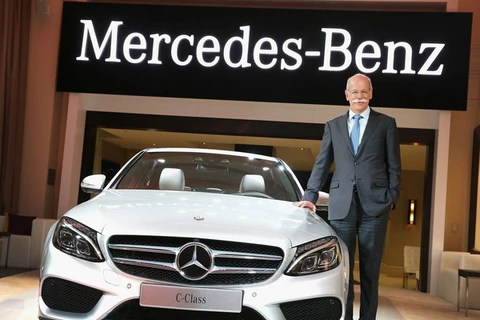 Mercedes-Benz giới thiệu mẫu C-Class sedan cách tân ở Nhật