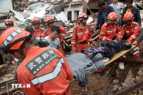 [Video] Số thương vong do động đất ở Trung Quốc tiếp tục tăng
