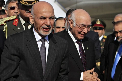 Tổng thống Afghanistan thăm Pakistan để hàn gắn quan hệ