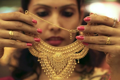 Nhập khẩu vàng của Ấn Độ tăng mạnh trước mùa cưới, lễ hội