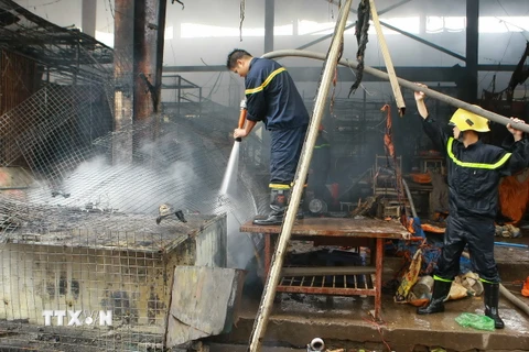 Hải Phòng: Cháy lớn thiêu rụi hoàn toàn xưởng sản xuất nến