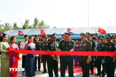 Khánh thành Sở Chỉ huy Cảnh vệ Campuchia do Việt Nam viện trợ