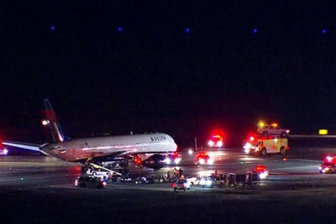 Sân bay Kennedy sơ tán hành khách sau cảnh báo có bom