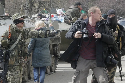 Thêm nhiều nhà báo Nga bị cản trở khi đang tác nghiệp tại Ukraine