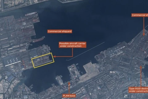 Hình ảnh vệ tinh về xưởng đóng tàu Đại Liên, nơi Trung Quốc được cho là đang đóng mới chiếc tàu sân bay đầu tiên. (Nguồn: CNES 2015)
