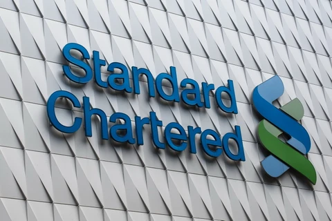 Logo của Standard Chartered tại Hong Kong. (Ảnh: AFP)