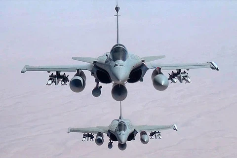 Máy bay Rafale của Pháp tham gia không kích IS tại Iraq. (Ảnh: AP)