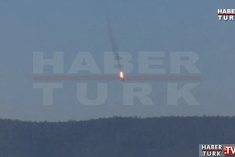 Máy bay Nga bị Thổ Nhĩ Kỳ bắn hạ. (Nguồn: Habertürk TV)