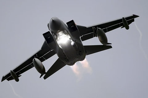 Máy bay Tornado của Không quân Hoàng gia Anh. (Ảnh: Reuters)