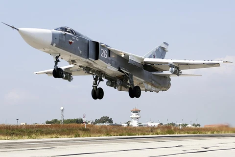 Máy bay Sukhoi Su-24M của Nga tham gia chiến dịch không kích khủng bố tại Syria. (Ảnh: AP)