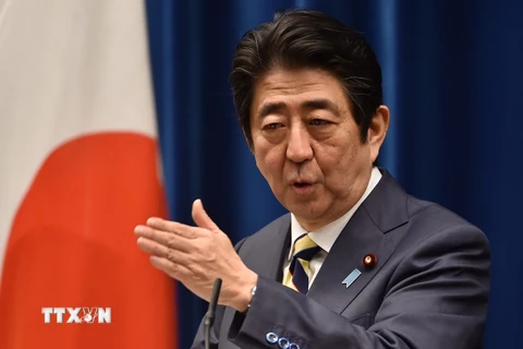 Thủ tướng Nhật Bản Shinzo Abe phát biểu trong thông điệp đầu Năm mới 2016. (Ảnh: AFP/TTXVN)