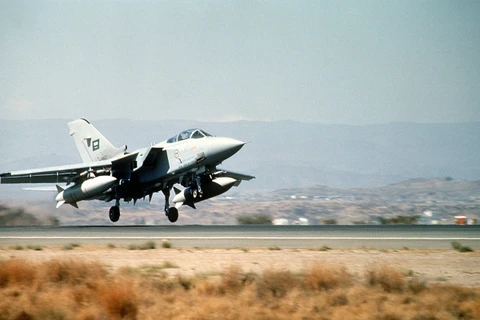 Máy bay của liên quân do Saudi Arabia dẫn đầu tham gia chiến dịch không kích tại Yemen. (Nguồn: atlanticsentinel.com)