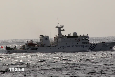 Tàu Hải giám Trung Quốc tại vùng biển gần đảo tranh chấp Điếu Ngư/Senkaku trên biển Hoa Đông. (Ảnh: AFP/TTXVN)