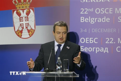 Ngoại trưởng Serbia Ivica Dacic trong một buổi họp báo tại thủ đo Belgrade ngày 04/12/2015. (Ảnh: THX/TTXVN)