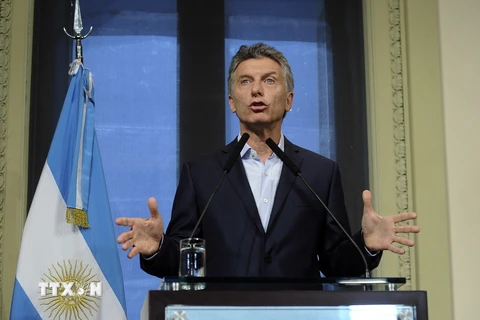 Tổng thống Argentina Mauricio Macri phát biểu trong một cuộc họp báo ở Buenos Aires ngày 12/1. (Ảnh: THX/TTXVN)