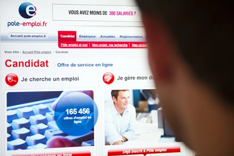Tìm kiếm việc làm trên website của cơ quan hỗ trợ người thất nghiệp Pole Emploi của Pháp. (Nguồn: neurope.eu)