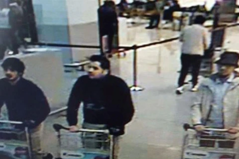Các nghi phạm được cho là thực hiện vụ đánh bom tại sân bay quốc tế Brussels hôm 22/3. (Nguồn: independent.co.uk)