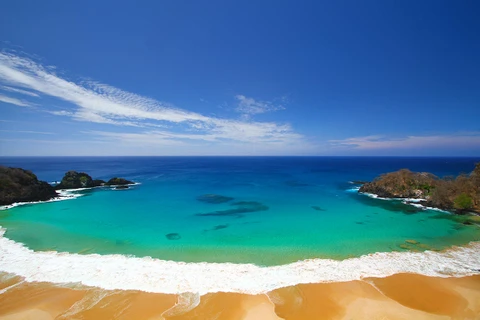 Bãi biển Baia do Sancho tại đảo Fernando do Noronha của Brazil đứng thứ 2 trong danh sách bình chọn. (Nguồn: daily.artresort.net)