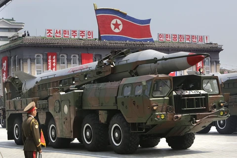 Một tên lửa đạn đạo của Triều Tiên tham gia lễ duyệt binh tại quảng trường Kim Nhật Thành. (Nguồn: Reuters)