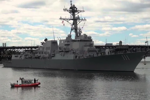 Tàu khu trục mang tên lửa dẫn đường USS Spruance. (Nguồn: YouTube)