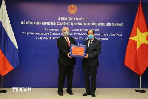 [Photo] Việt Nam tặng vật tư y tế chống dịch cho Nga, Hoa Kỳ, Nhật Bản