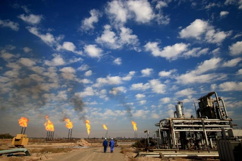 Khai thác dầu mỏ tại miền Nam Iraq. (Nguồn: AFP)