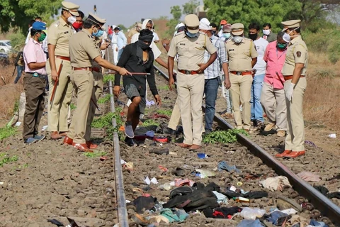 Hiện trường vụ tai nạn tàu hỏa tại Ấn Độ. (Nguồn: Reuters)