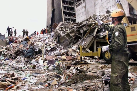 Hiện trường vụ đánh bom đại sứ quán Mỹ tại Nairobi, Kenya năm 1988. (Nguồn: AFP)